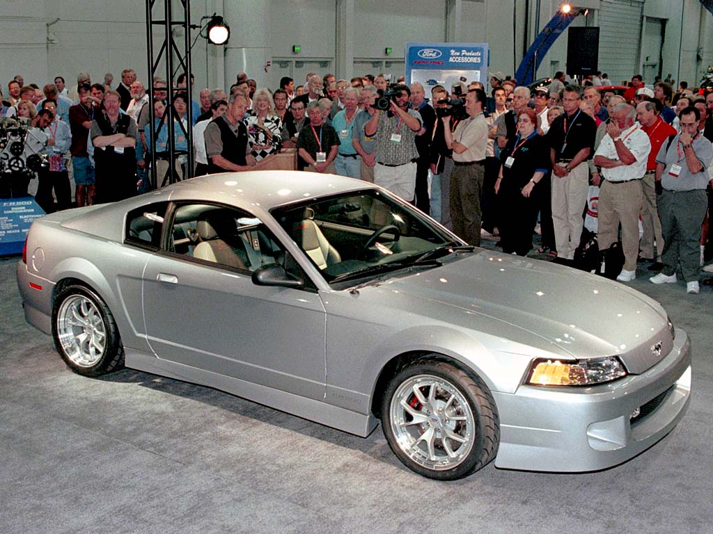 1999_Ford_MustangFR500Concept1.jpg