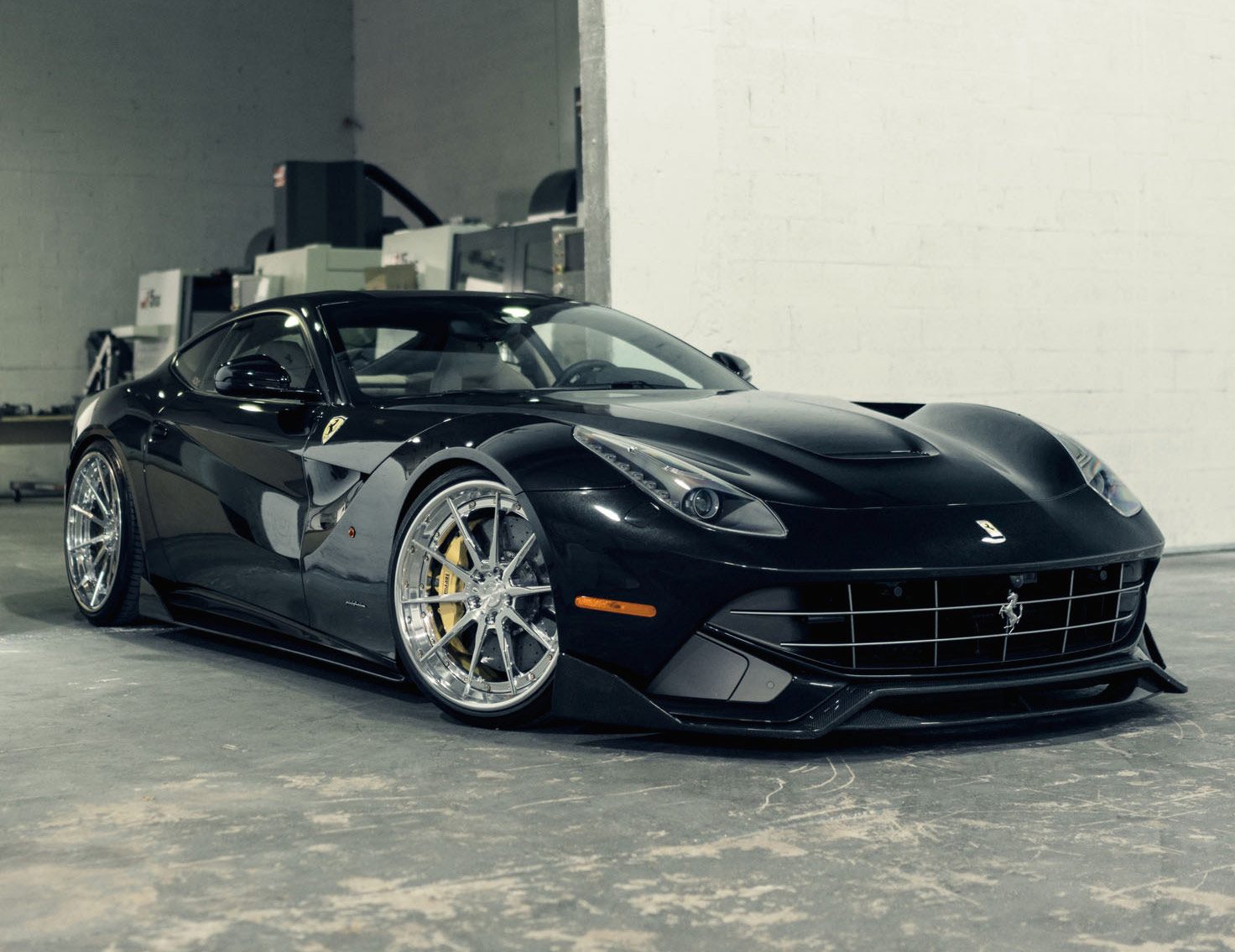 ferrari-f12-berlinetta-adv-1-adv10-ts-cs-9.gif