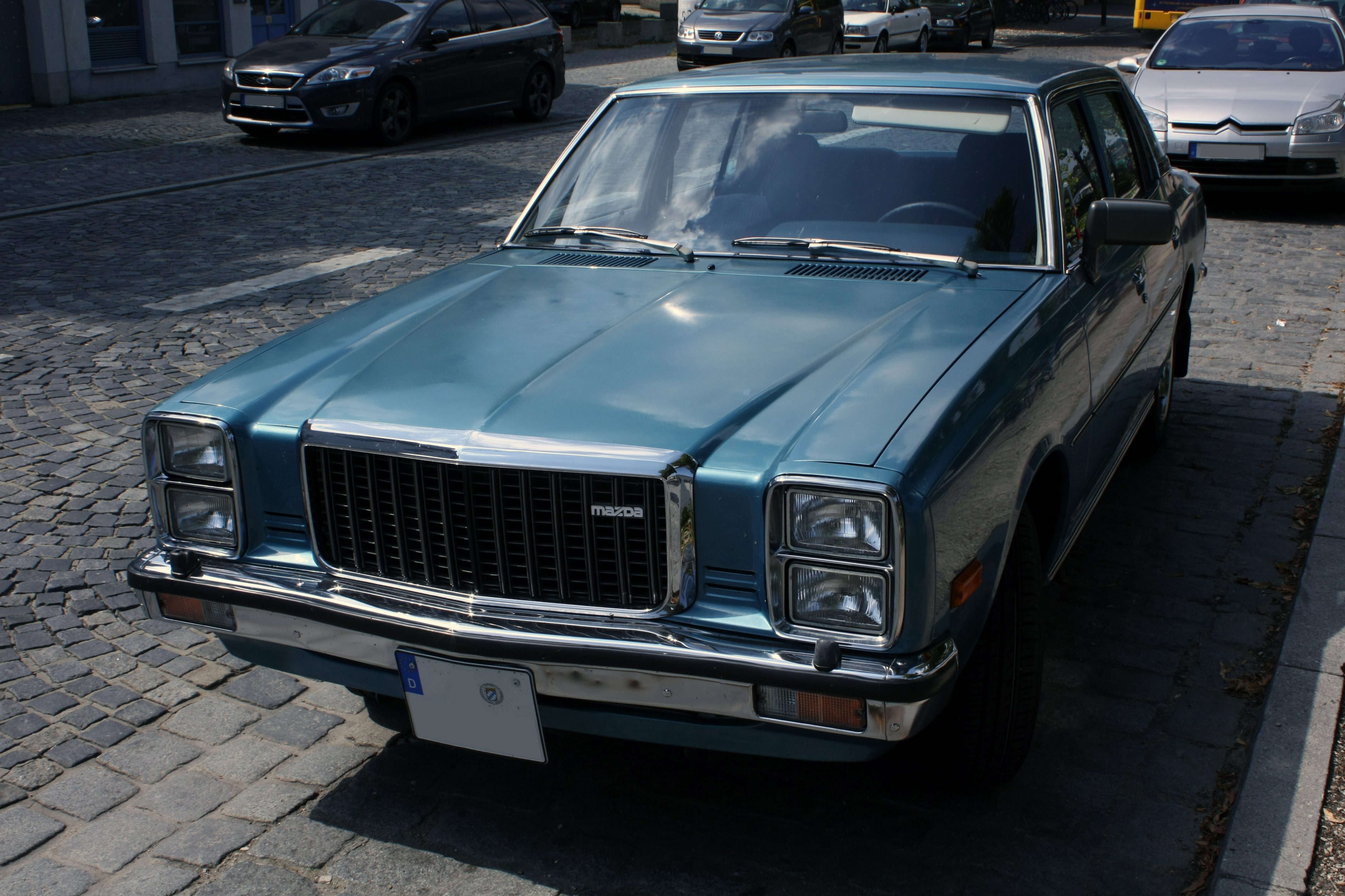 Mazda_929L_Front.jpg
