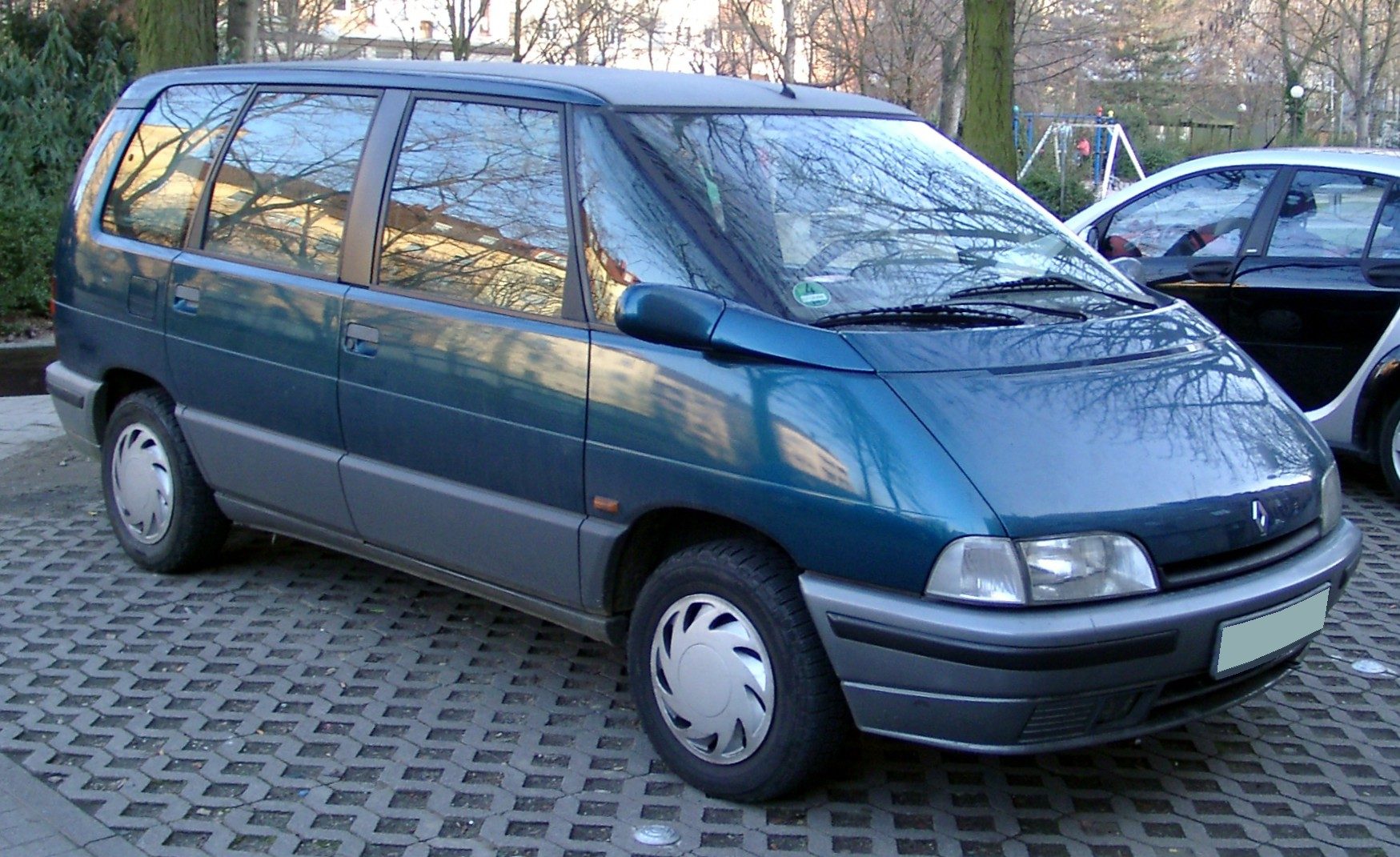 Renault_Espace_front_20080215.jpg