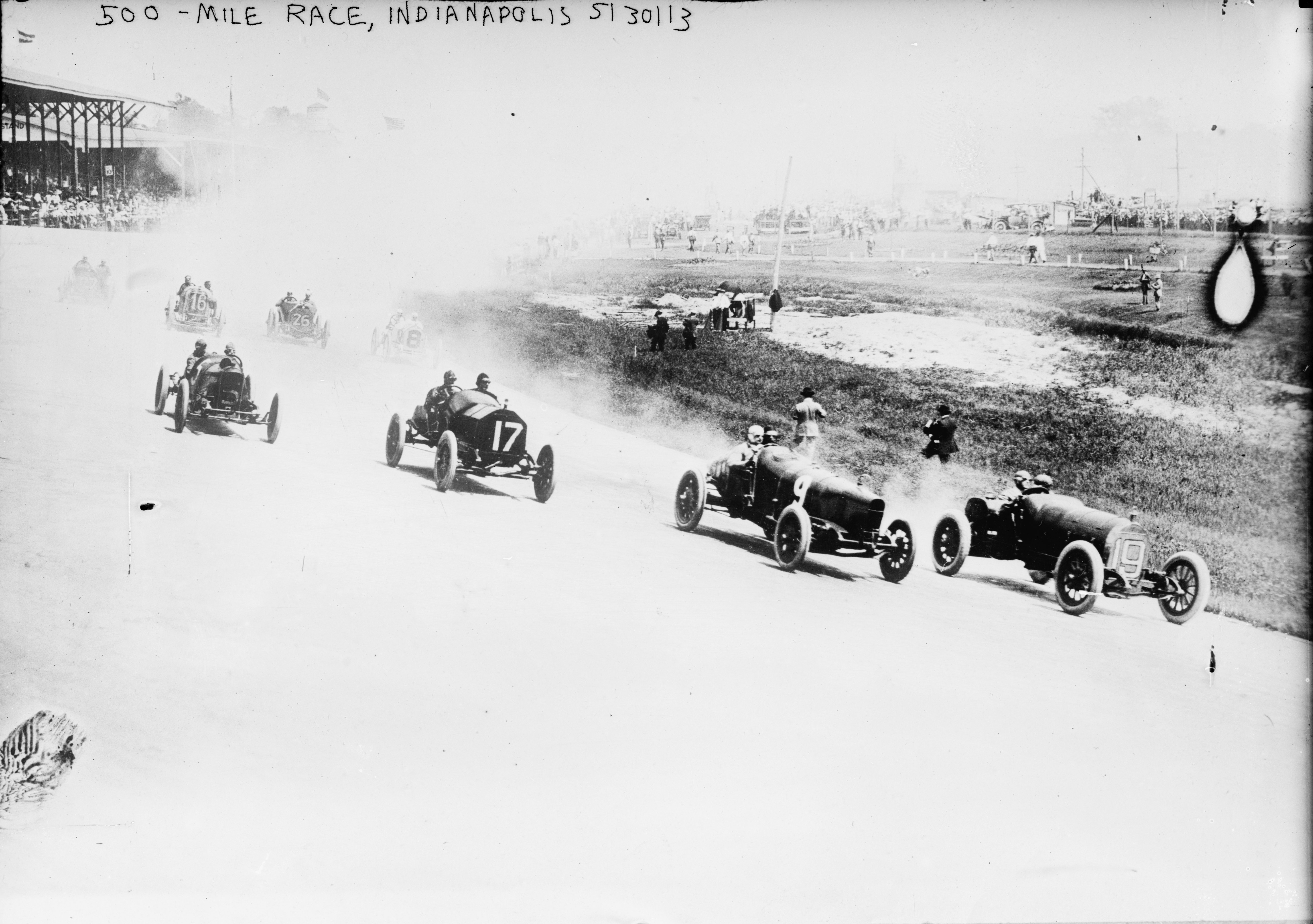 1913_Indianapolis_500.jpg