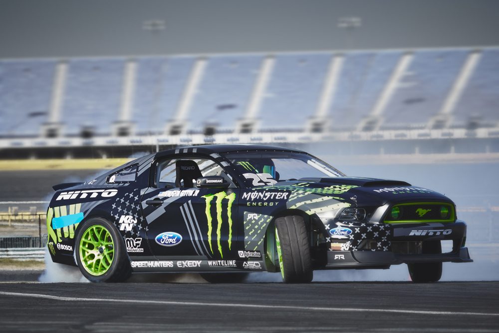 VaughnGittinJr_2014FordMustangRTR_7.jpg