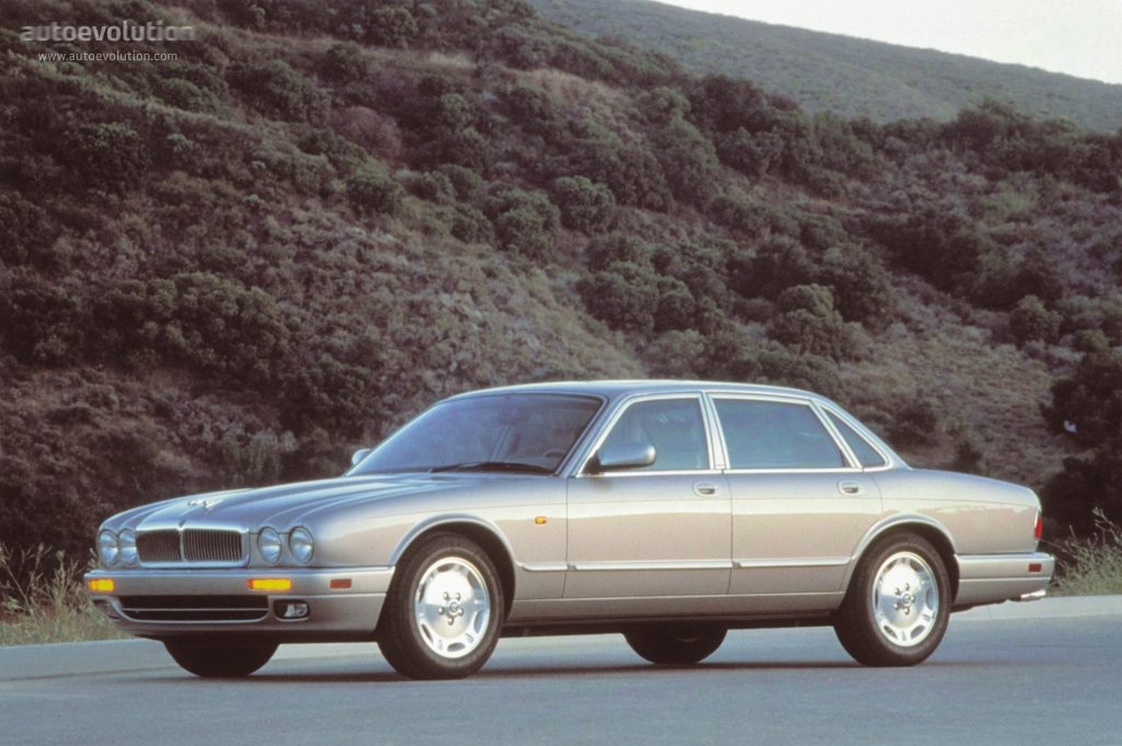 JAGUARXJ-3499_1.jpg