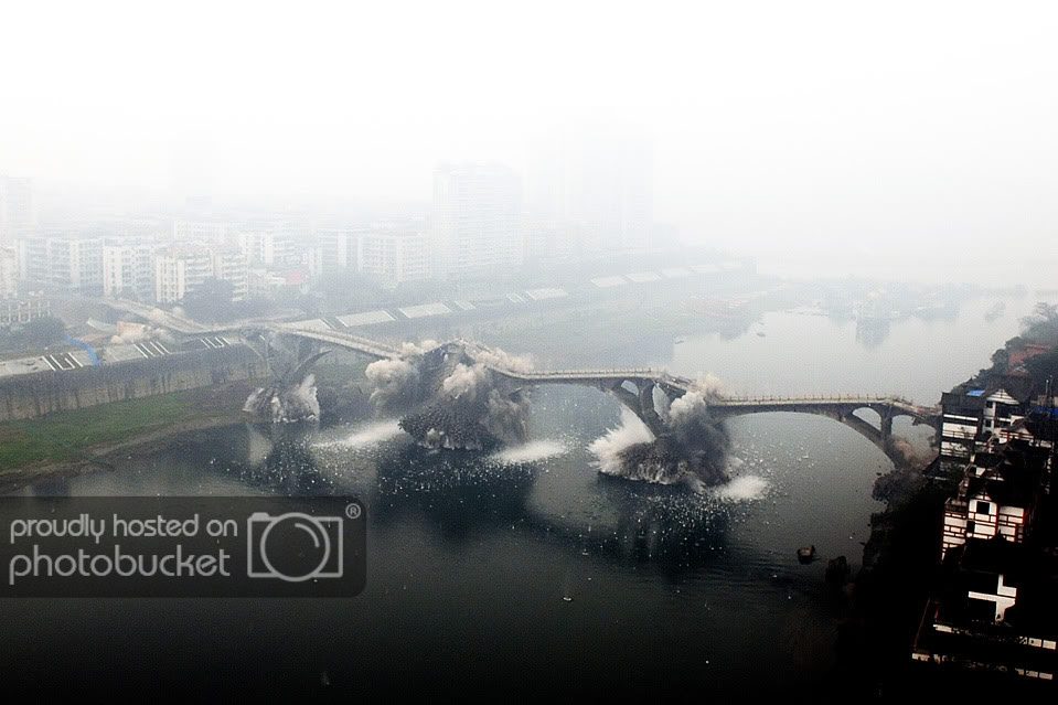 BridgeovertheRiverFujiang-1.jpg