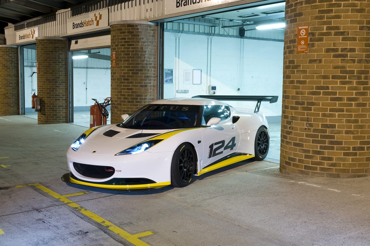 lotus_evora_type_124_front_3qtrs_static_2.jpg