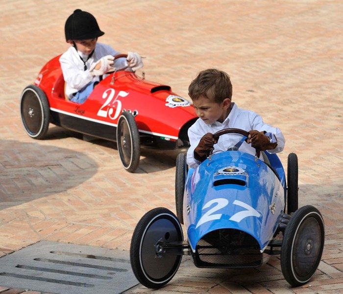 scuderie-camparis-mira-pedal-car-is-your-kids-dream-come-true-photo-gallery_2.jpg