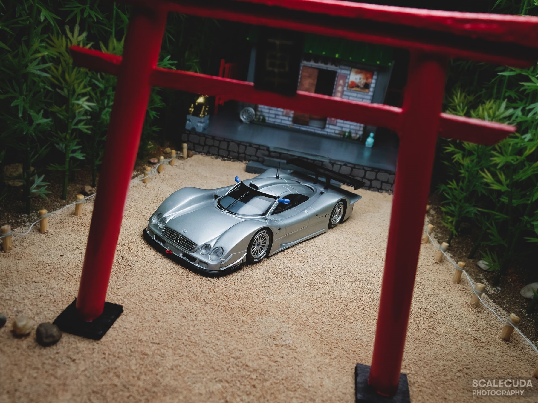 mercedes-clr-spark-diorama-photo-1.jpg