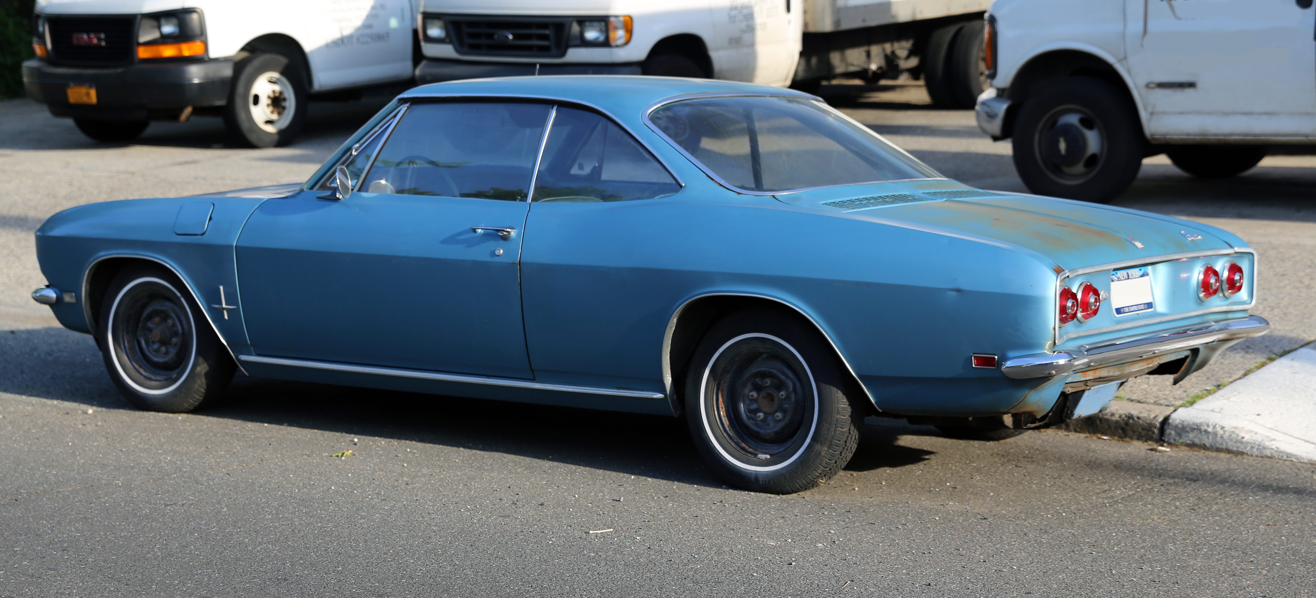 1968_Chevrolet_Corvair_110_coupé_rear.jpg