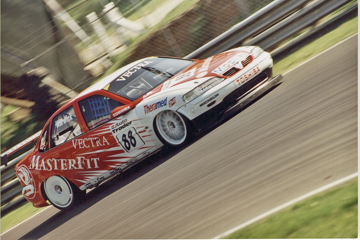 Derek_Warwick_1998_BTCC.jpg