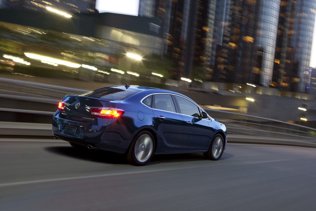 2013-Buick-Verano-Turbo-018_2.jpg