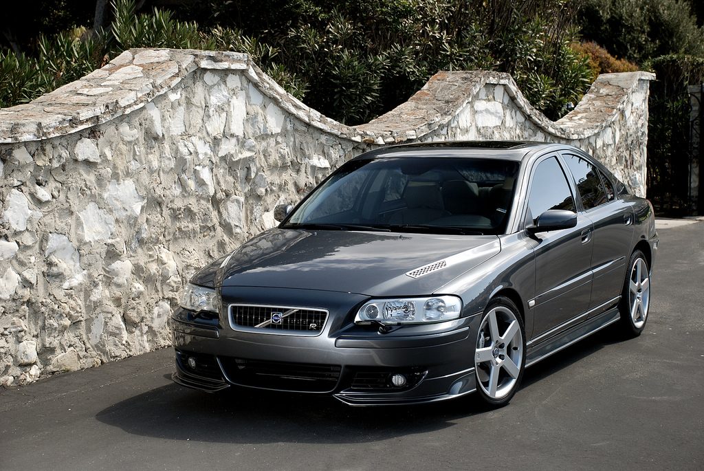 2005-volvo-s60-r-r-pic-18938.jpeg