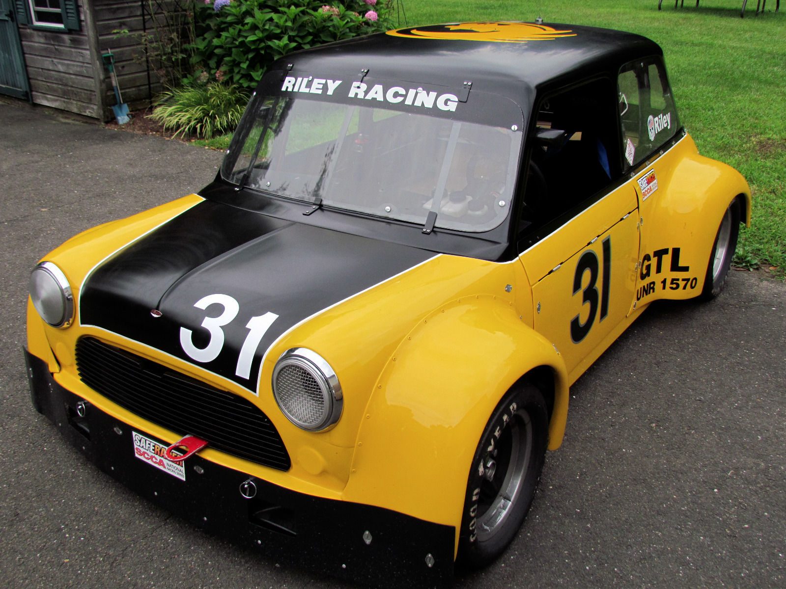 Rear-Wheel-Drive-Mini-Race-Car-1.jpg