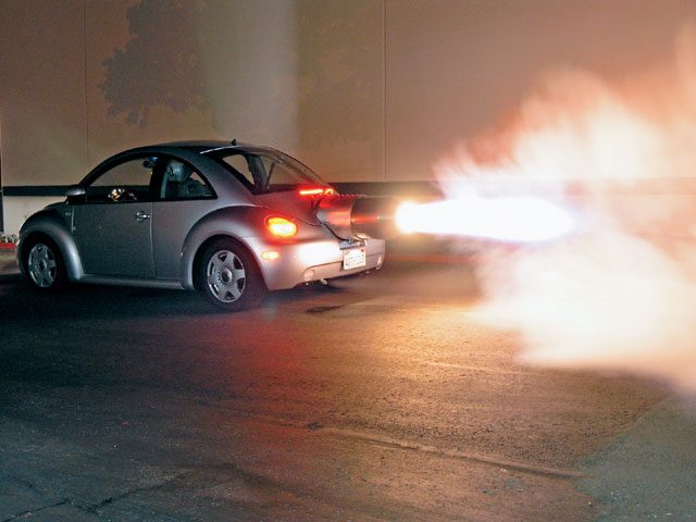113_0703_01_z+jet_car+engine_flame.jpg9