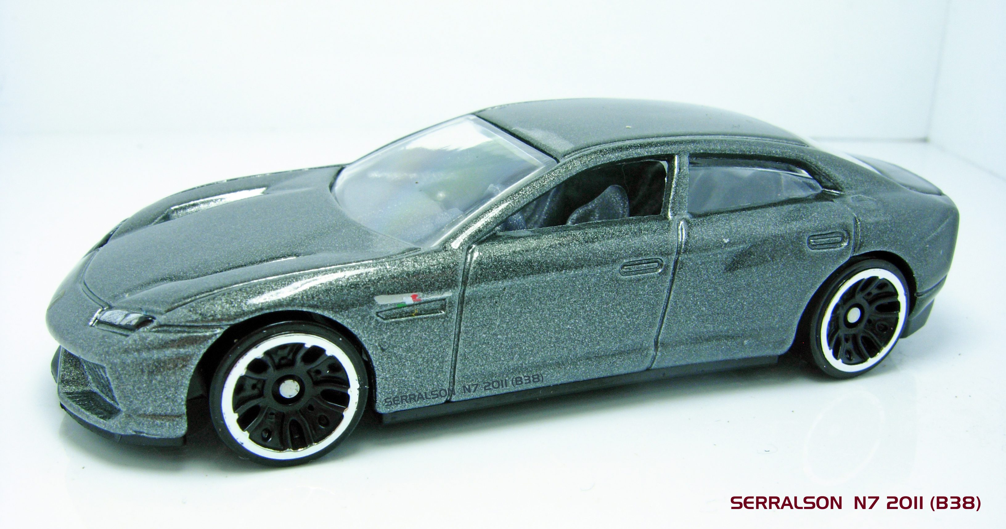 LAMBORGHINI_ESTOQUE_A.jpg