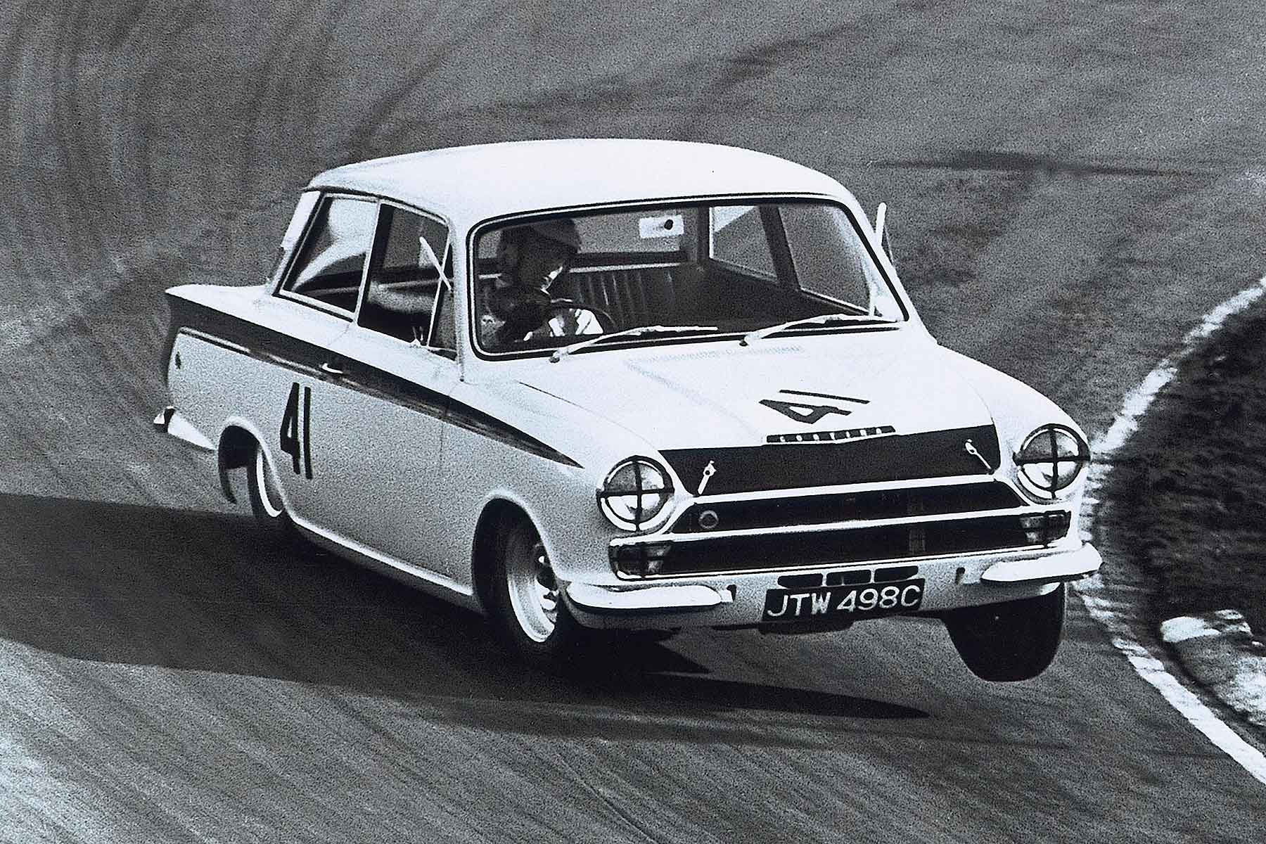 Jim_Clark_Lotus_Cortina.jpg