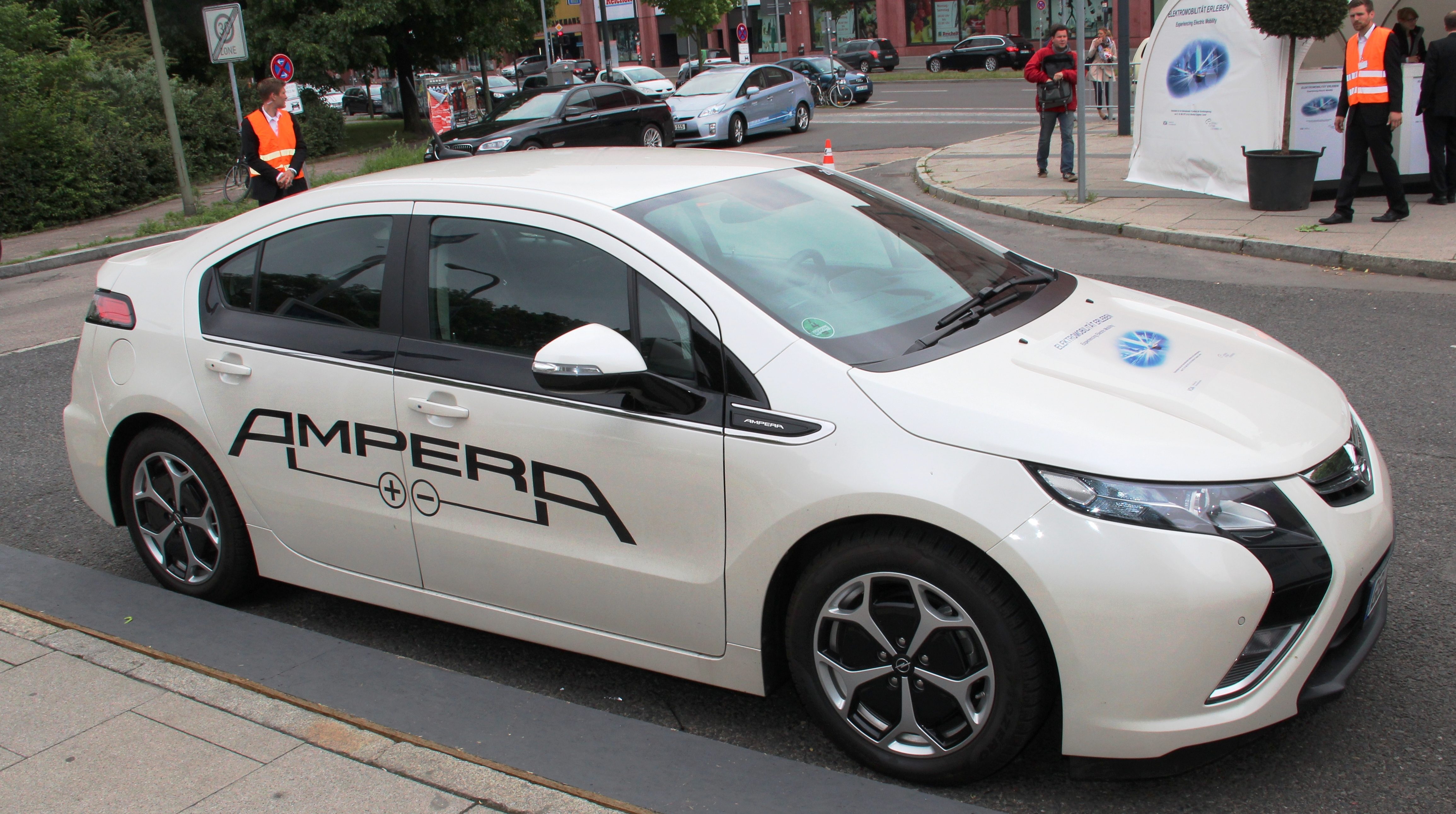 OPEL_Ampera_Berlin.JPG