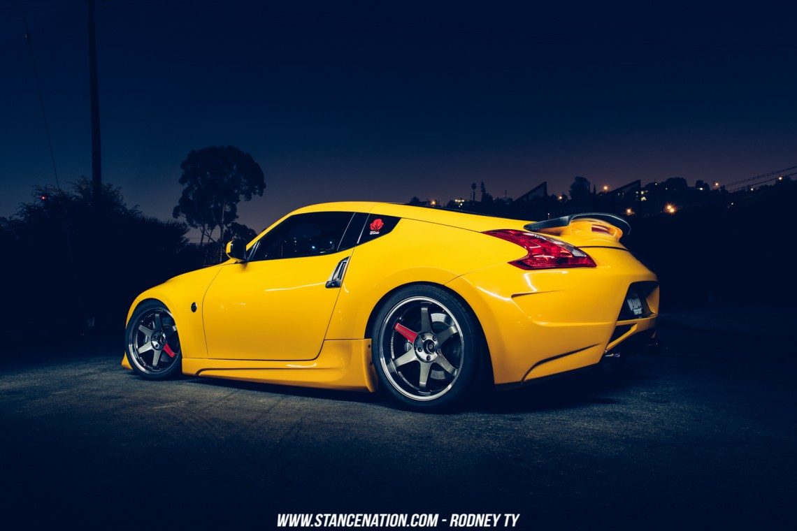 Clean-simple-nissan-370Z-9-1140x760.jpg