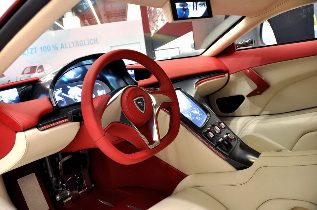 Rimac-Concept-One-Interior-Console.jpg