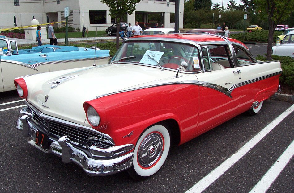 Ford Fairlane 1956