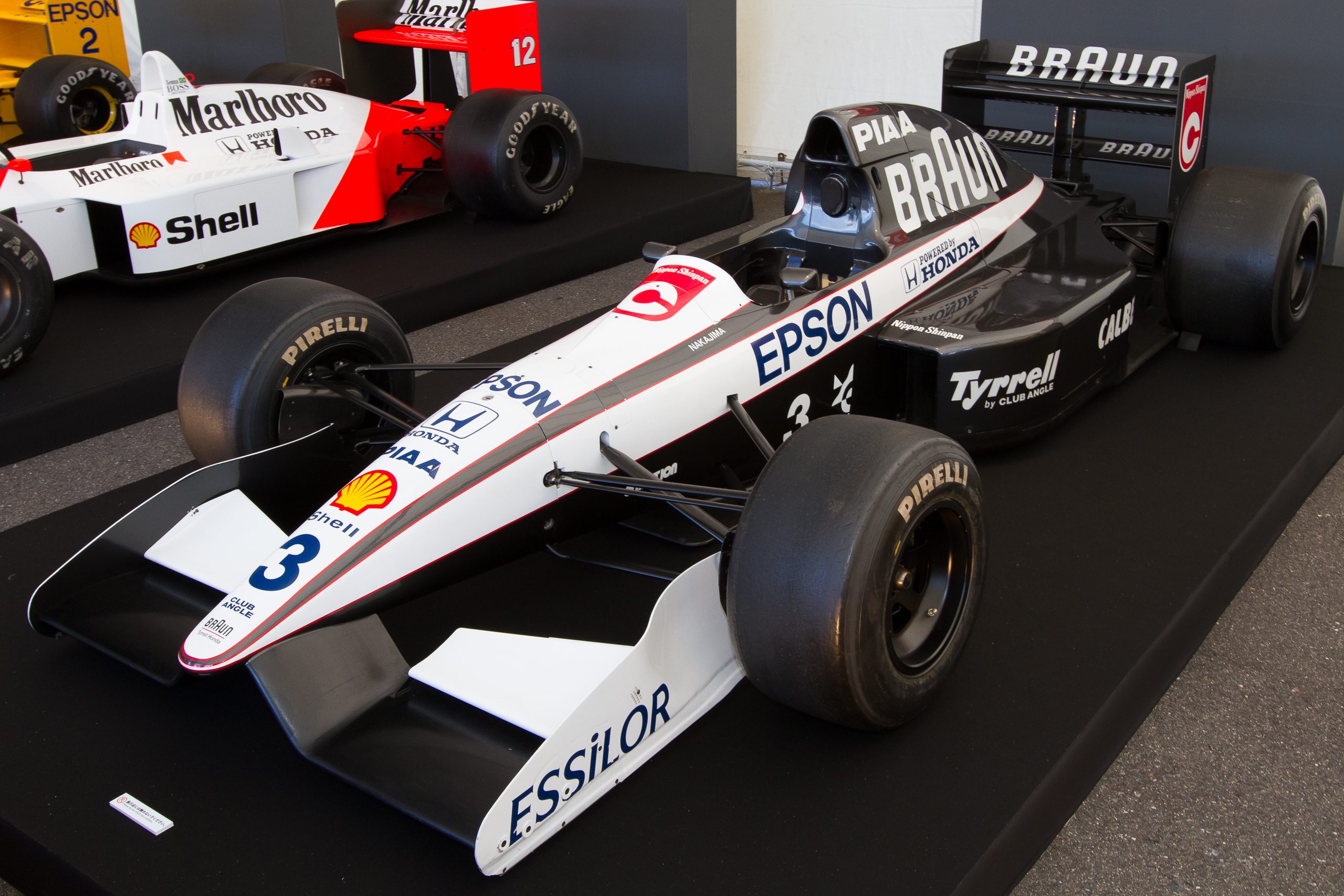 Tyrrell_020_front-left_2012_Japan.jpg