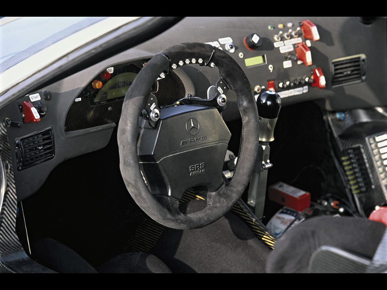 Mercedes-Benz-CLK-GTR-dash-1280x960.jpg