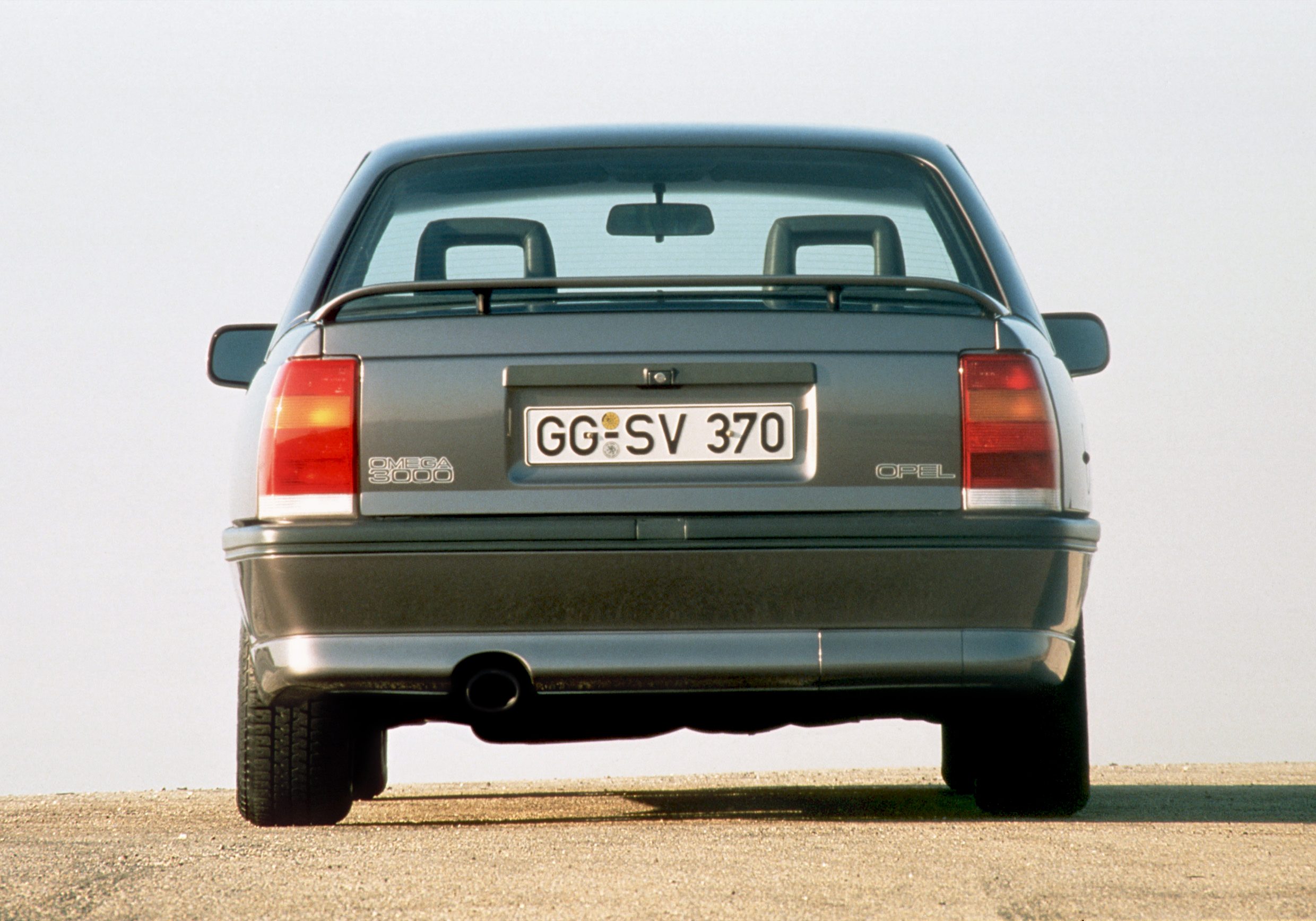 Opel Omega 1987 седан