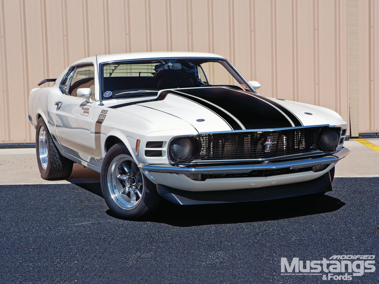 1970-ford-mustang-boss-302-front-view