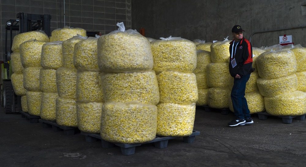 pb-120102-popcorn-6p-jpg.2564530