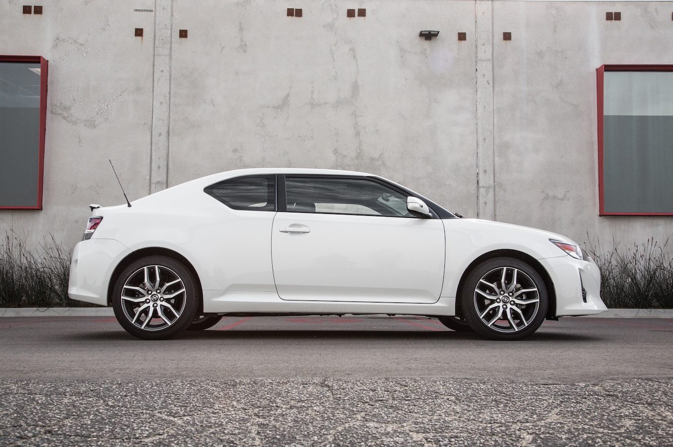 2016-Scion-tC-side.jpg