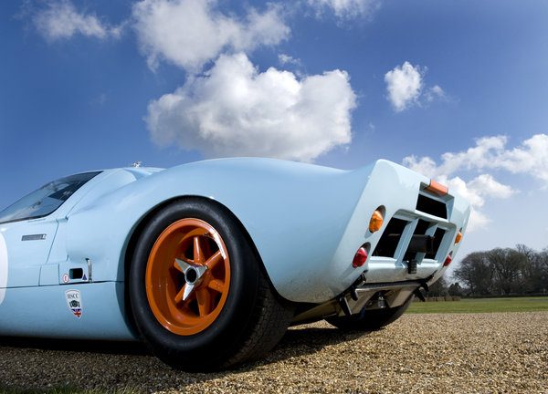Ford_GT40_rear_by_adamduckworth.jpg