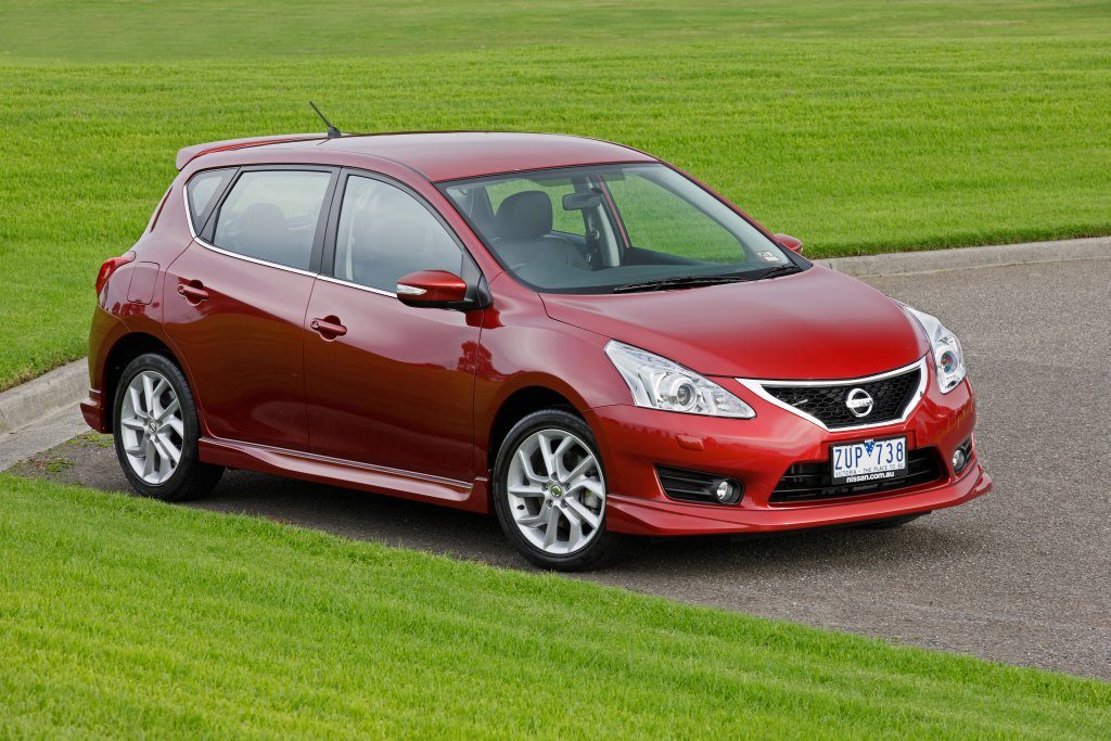 2013_06_11_nissan_pulsar_hatch_09.jpg