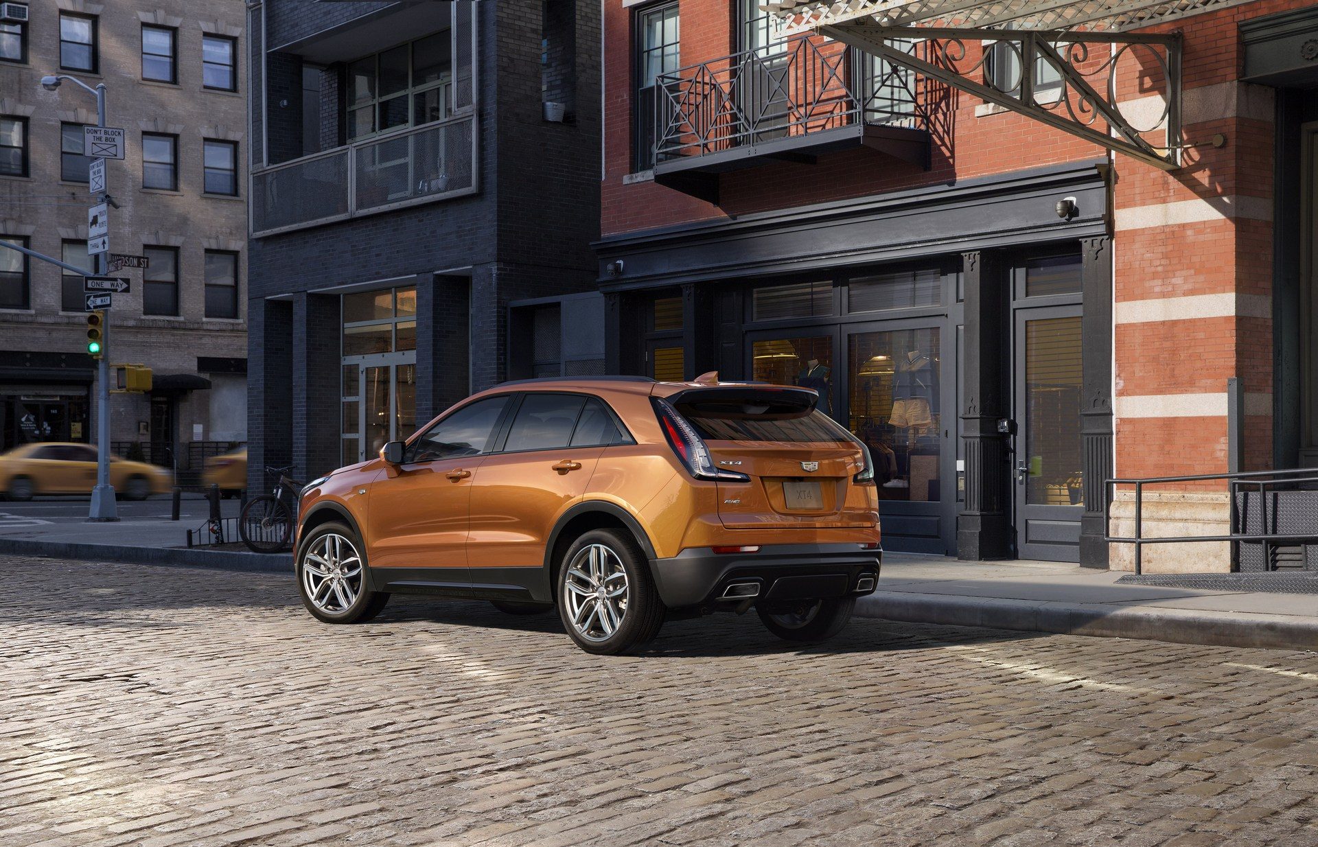 Cadillac-XT4-3.jpg