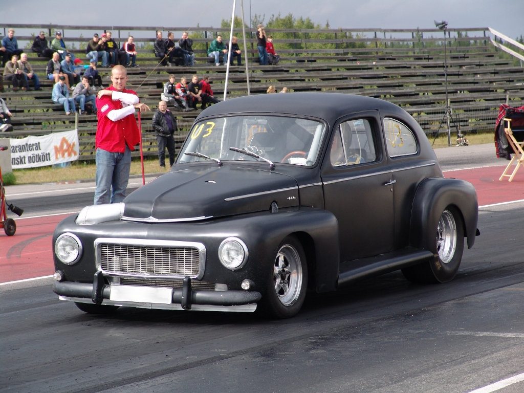 volvo_pv_pic01_ready_to_race.jpg