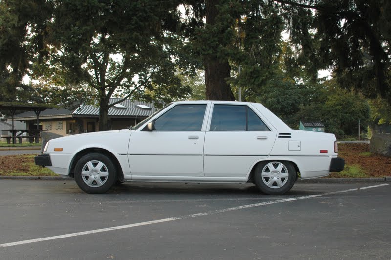 1983+Mitsubishi+Tredia+4+Door+Sedan+1.jpg