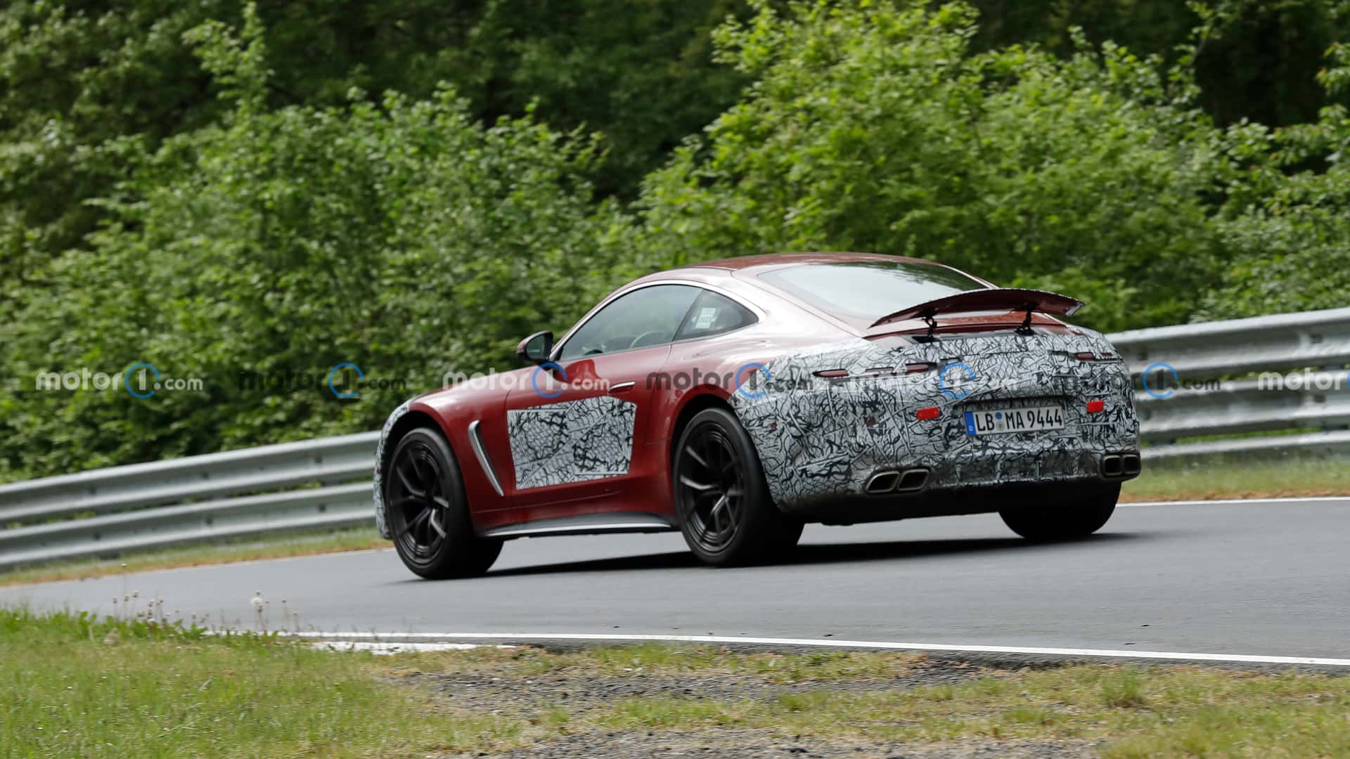 2024-mercedes-amg-gt-coupe-rear-view-spy-photo.jpg