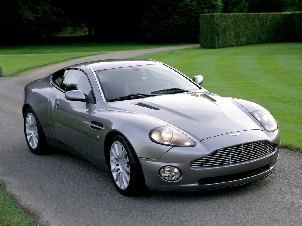 Aston-Martin-Vanquish-2001.jpg