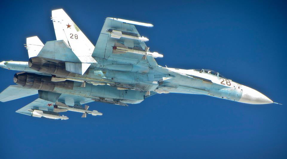 Su-27-RAF-Typhoon.jpg