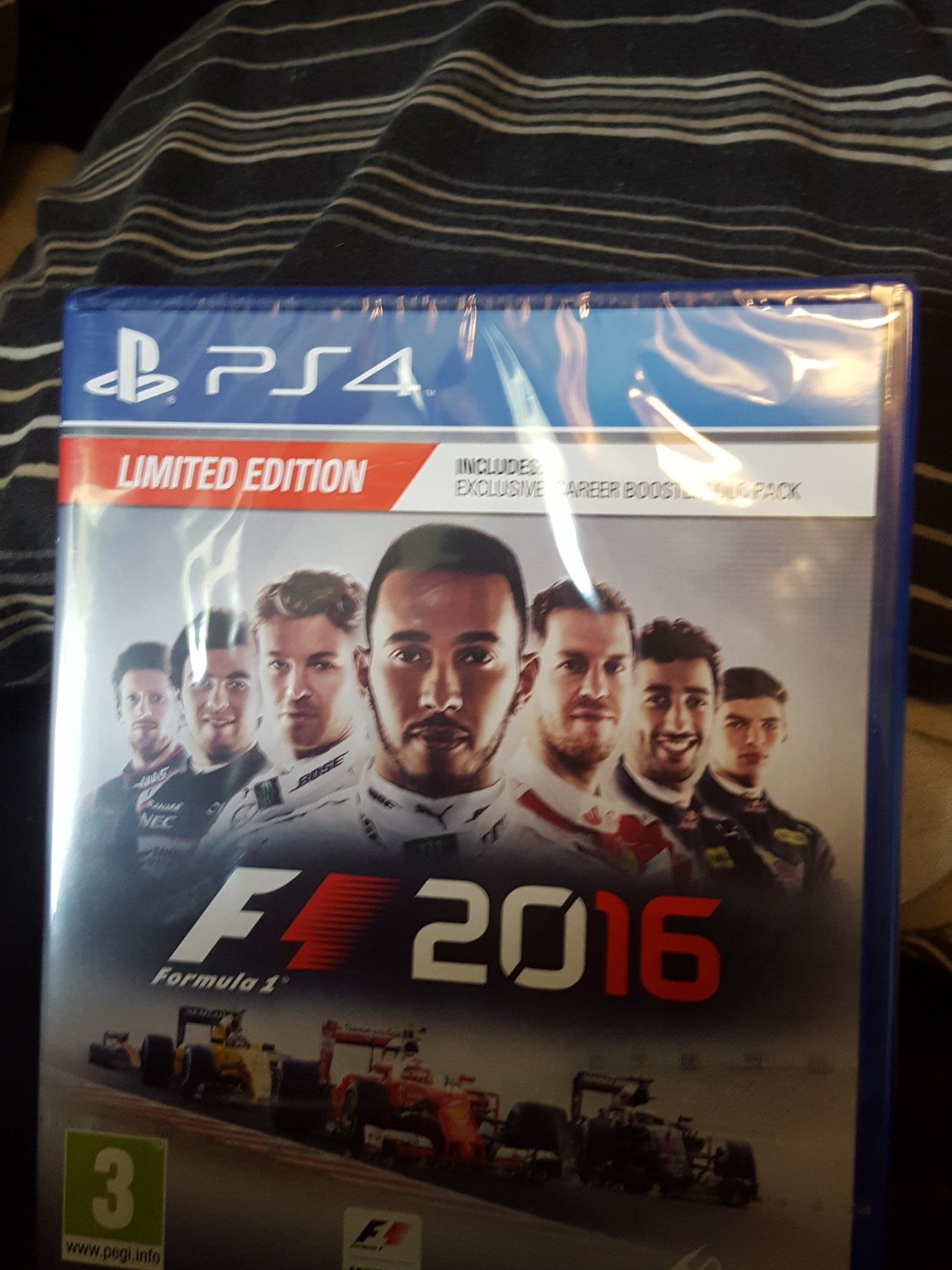 CqIZcZ_WgAAhs2B.jpg:large