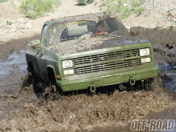 1304or-03%2B1987-chevy-m1008-cucv-4wd%2Bmudding