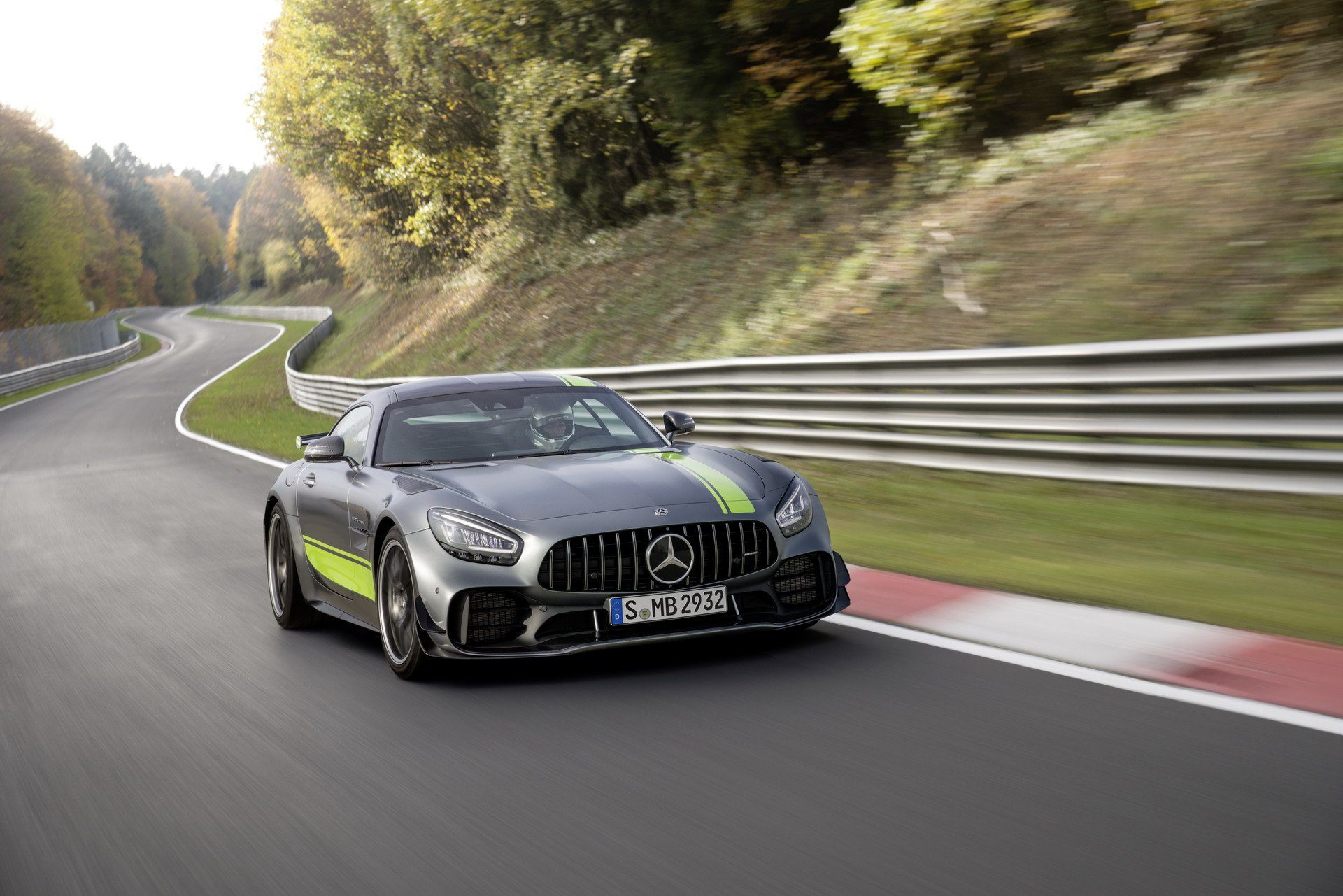 91ebed7b-2020-mercedes-amg-gt-and-amg-gt-r-pro-1.jpg
