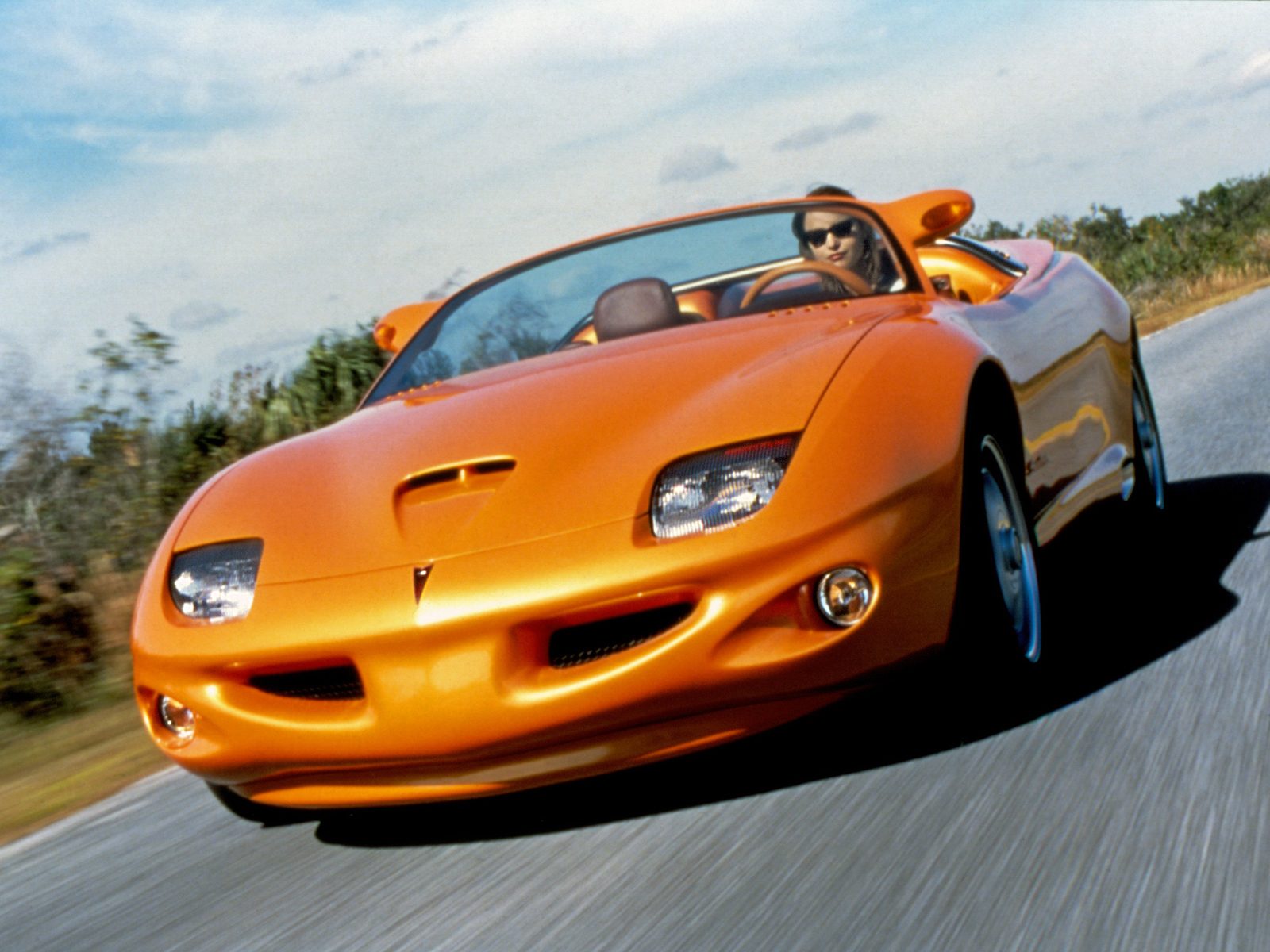 pontiac_sunfire_speedster_concept_2.jpg