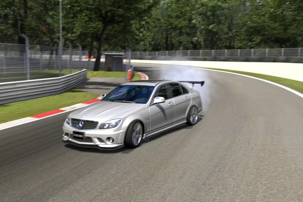 AutodromoNazionaleMonzaNoChicane_1.jpg