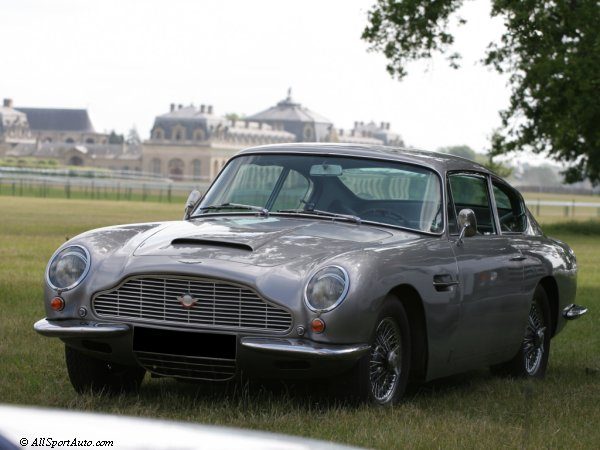 1967_astonmartin_db6_02_m.jpg