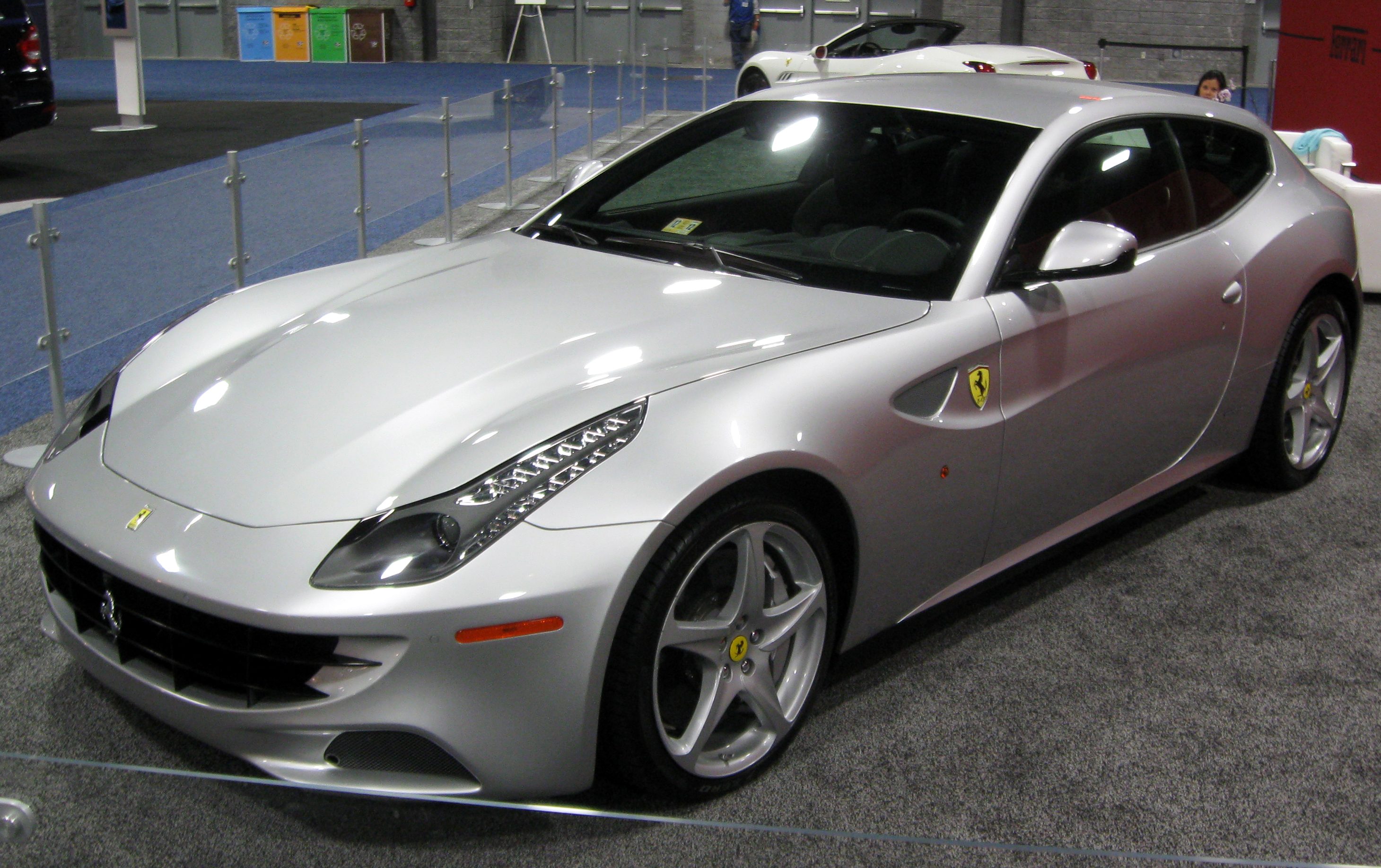 Ferrari_FF_--_2012_DC_front.JPG