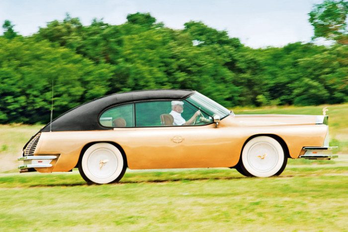 mohs_ostentatienne_opera_sedan_17.jpg