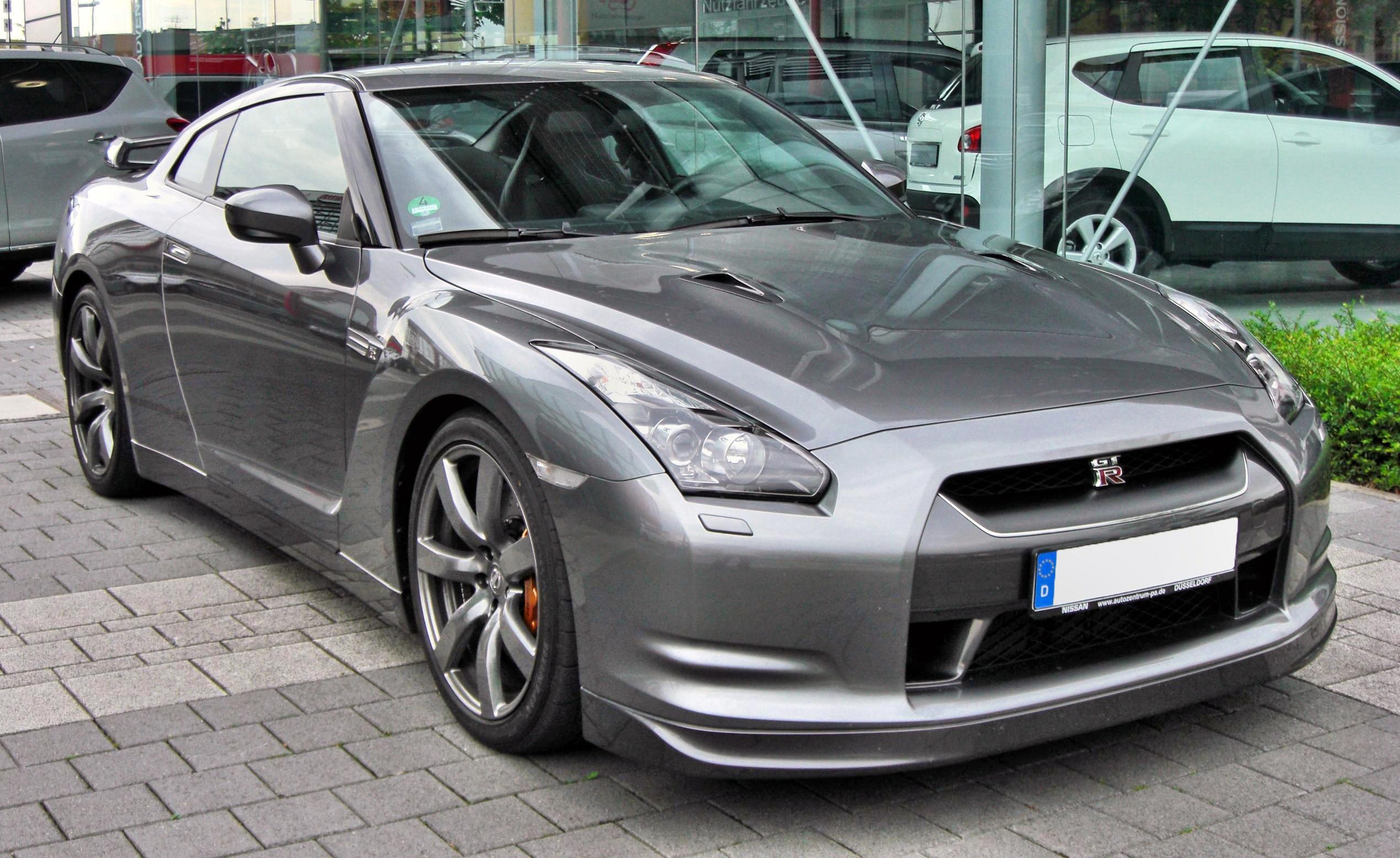 Nissan_GT-R_20090620_front.JPG
