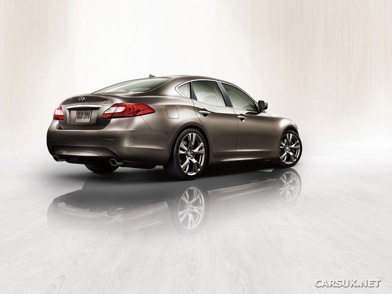 infiniti-m-2010-2.jpg