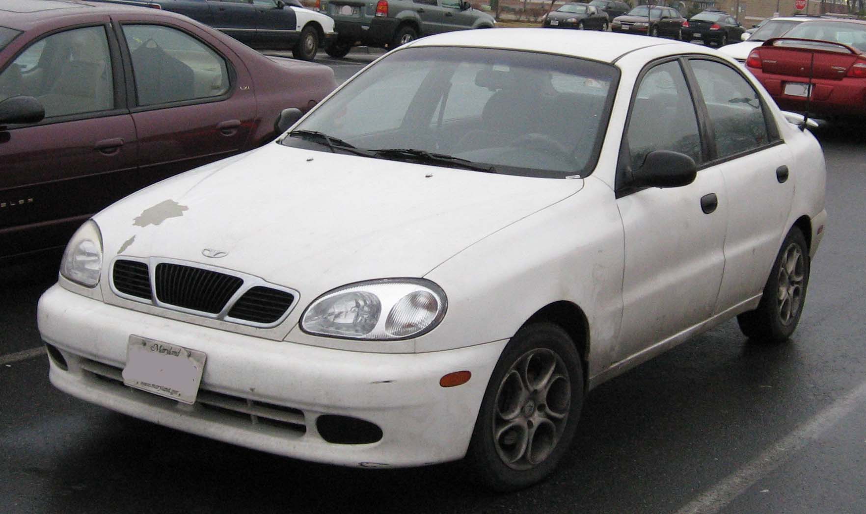 Daewoo-Lanos-Sedan.jpg