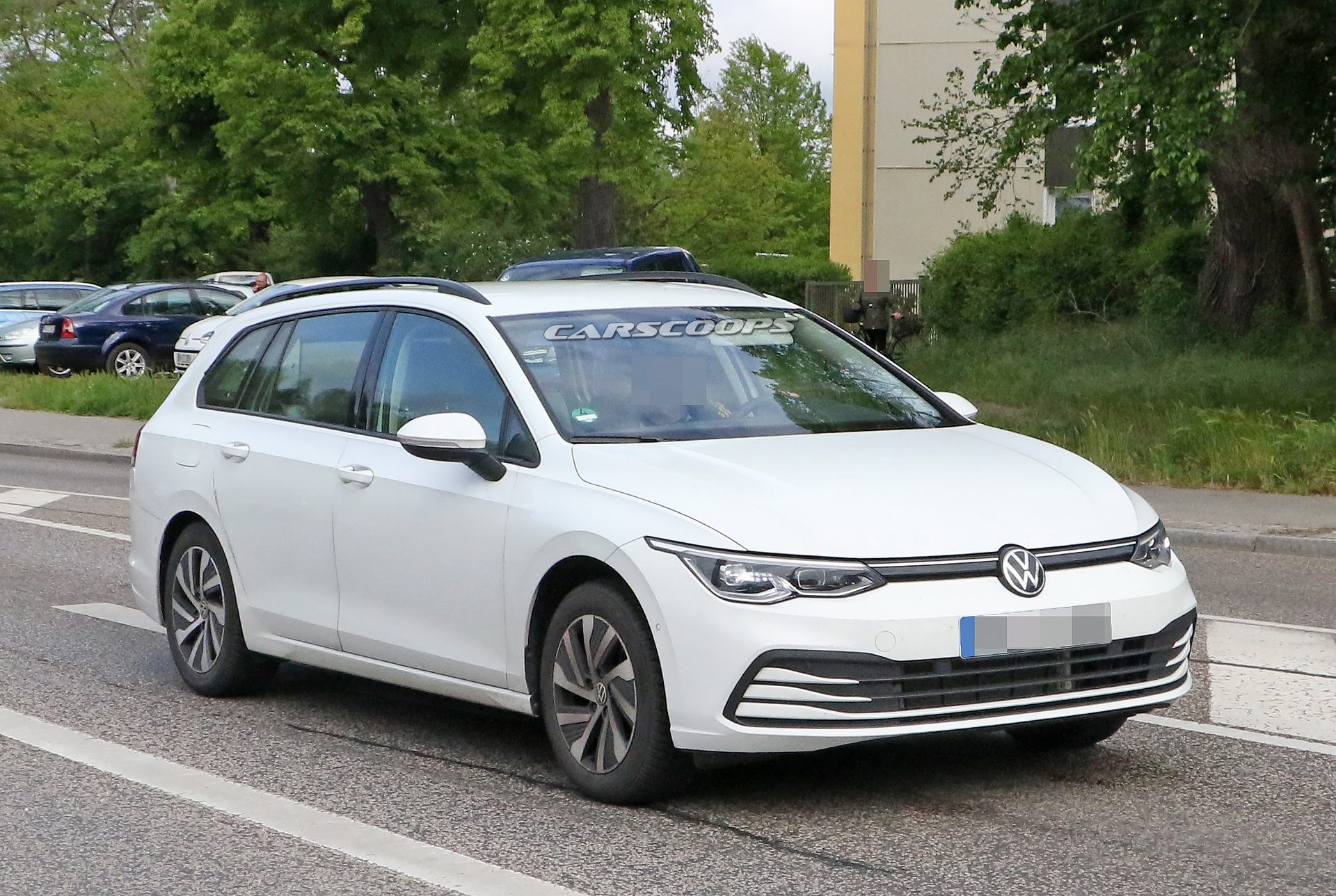 2021-vw-golf-variant-14.jpg