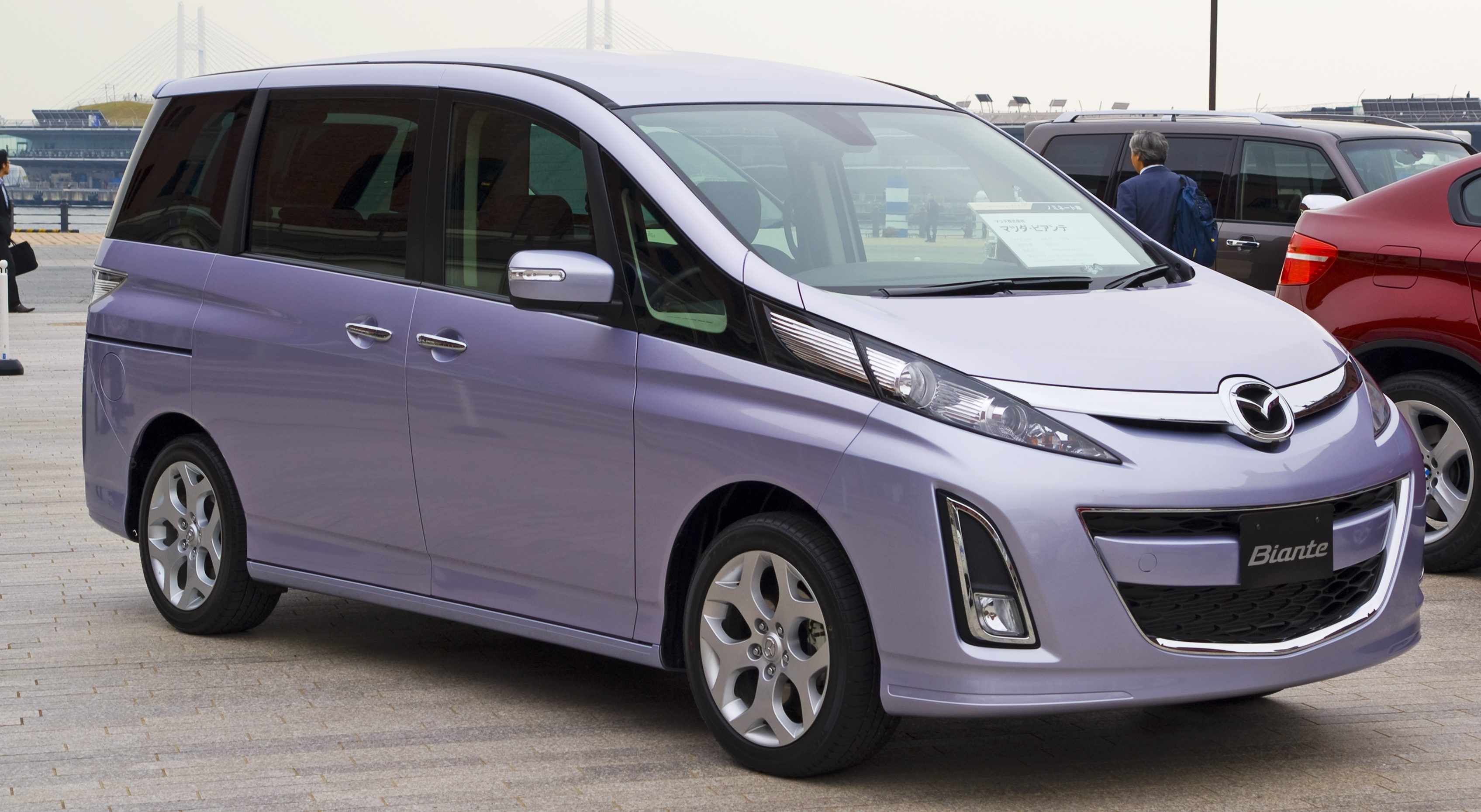 Mazda_Biante_01.JPG